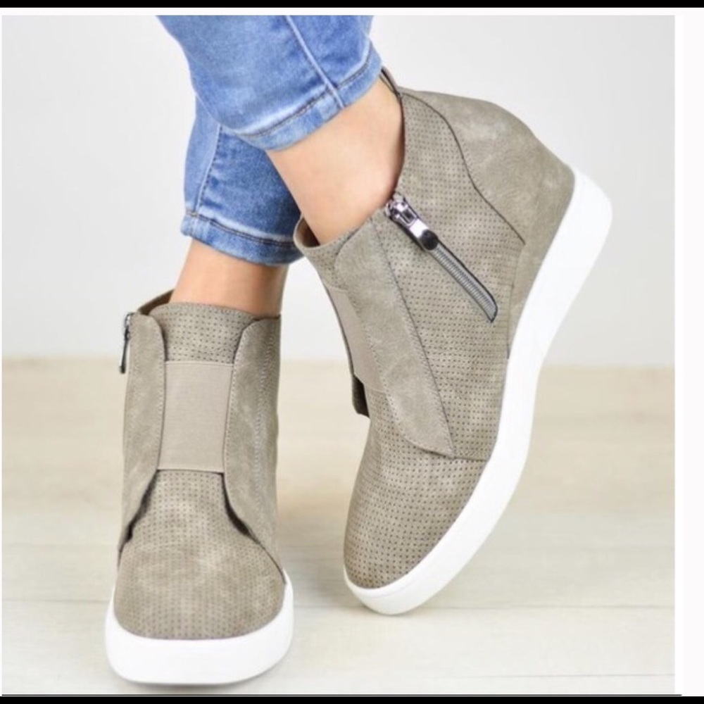 Sandkini Eyelet Wedges Faux Leather Zipper Booties